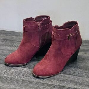 Marc Fisher Red Suede Wedge Shoes - Rarely Worn